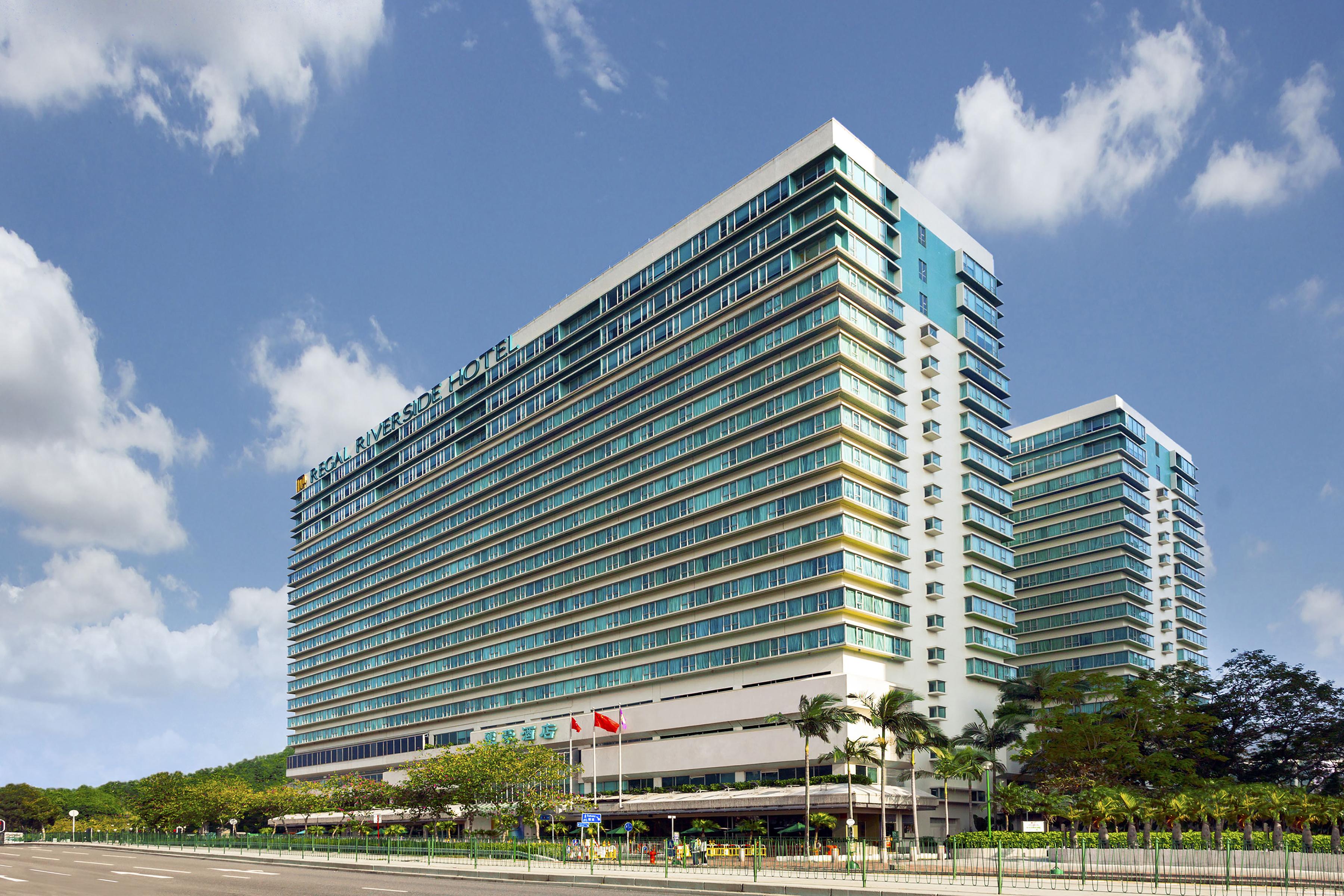 Regal Riverside Khách sạn 4*
