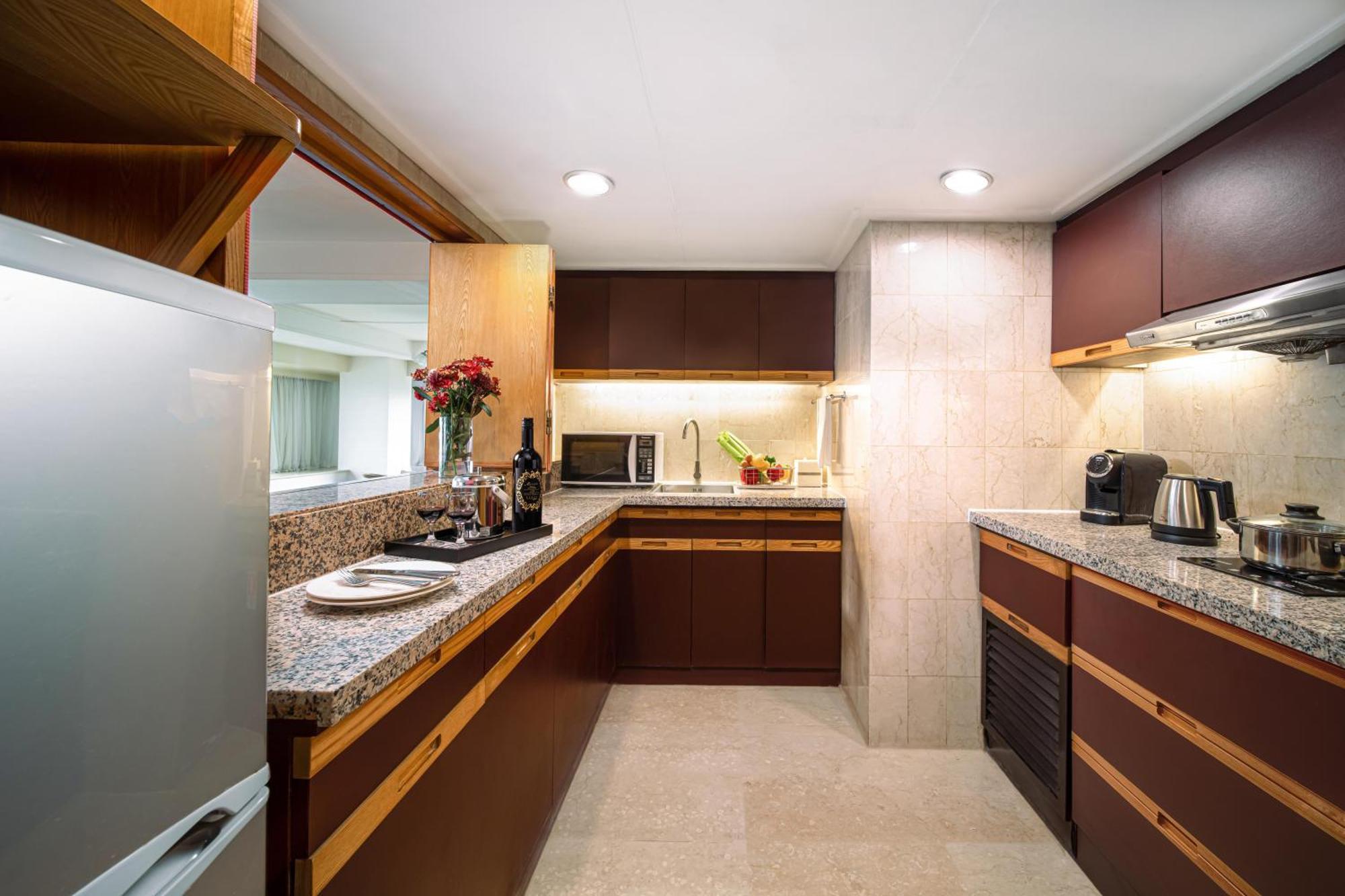 Regal Riverside Khách sạn 4*